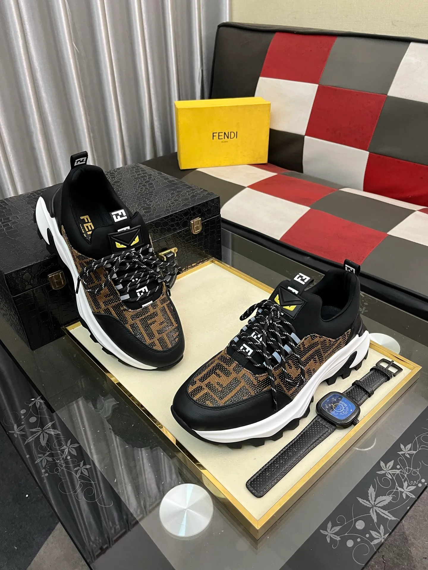Men's Men's Shoes💰458⌚️⌚️[FENDI] Fendi's classic and comfortable men's, this complex sneaker is made of soft calfskin➕genuine leather lining➕original ultra-light rubber material with rough outsole. This unique light style is suitable for the casual and refined sensibility of this season. It is comfortable and natural on the feet. It is an everyday style for casual travel in autumn and winter! 38−443️⃣colors available